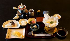 1920px-Breakfast_at_Tamahan_Ryokan,_Kyoto